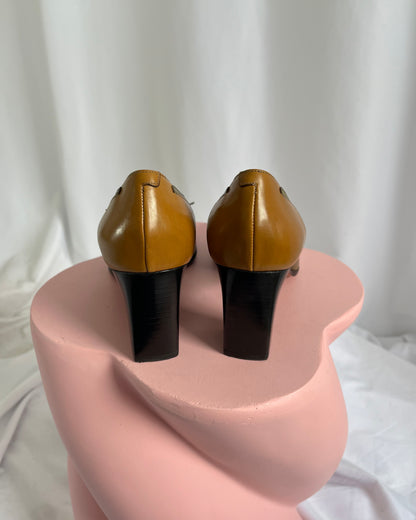 court heels, UK 5