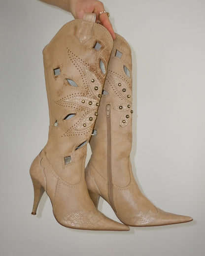 heeled boots, UK 6