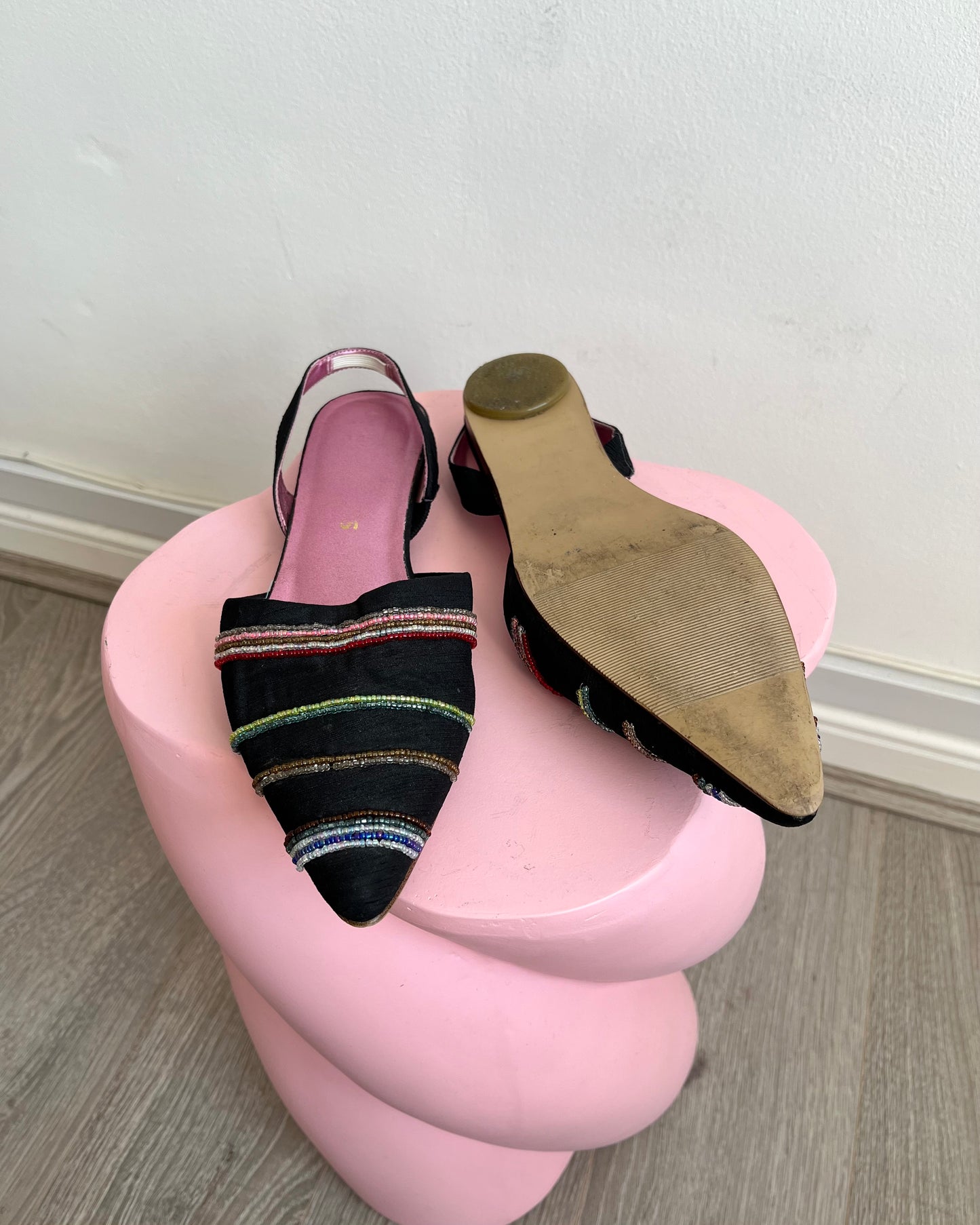 beaded flats, UK 5.5