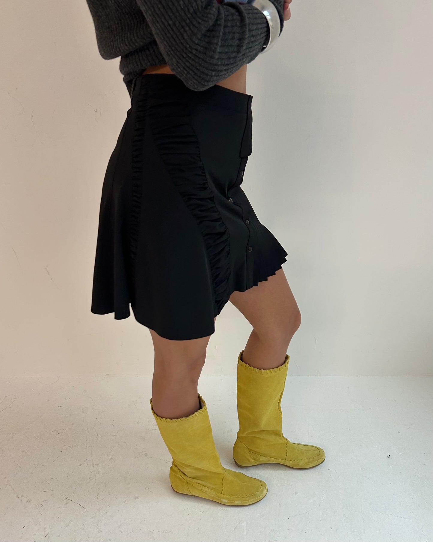 pleated skirt