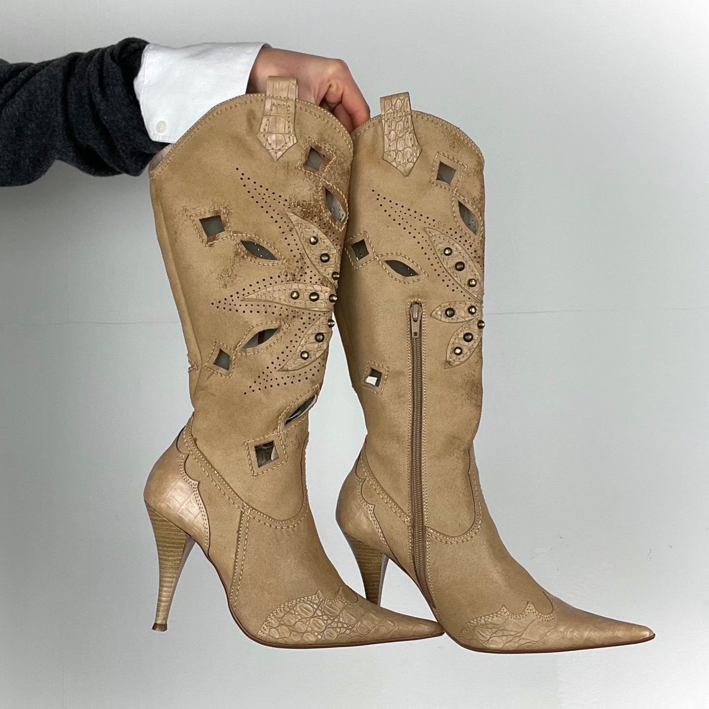 heeled boots, UK 6