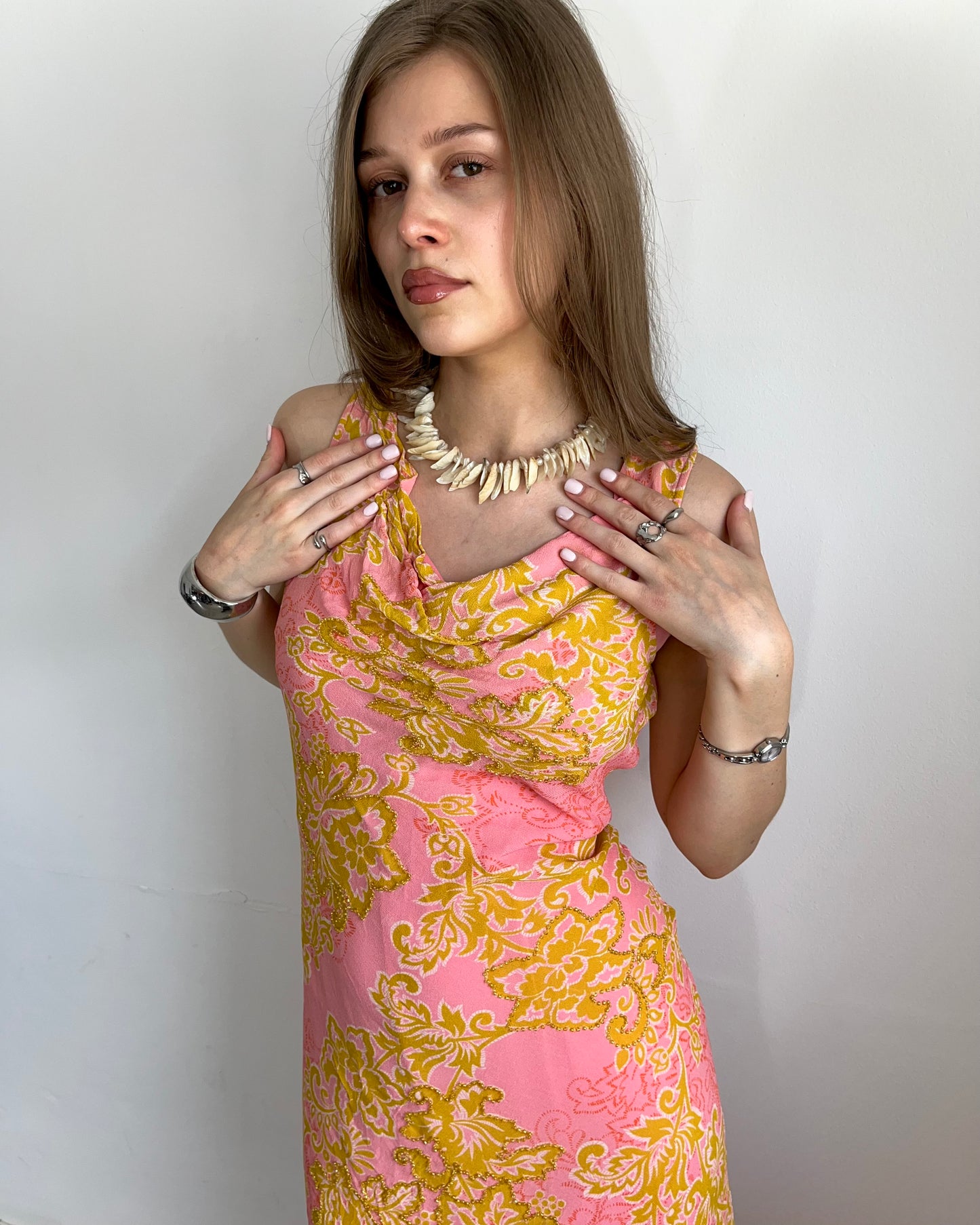 shell choker necklace